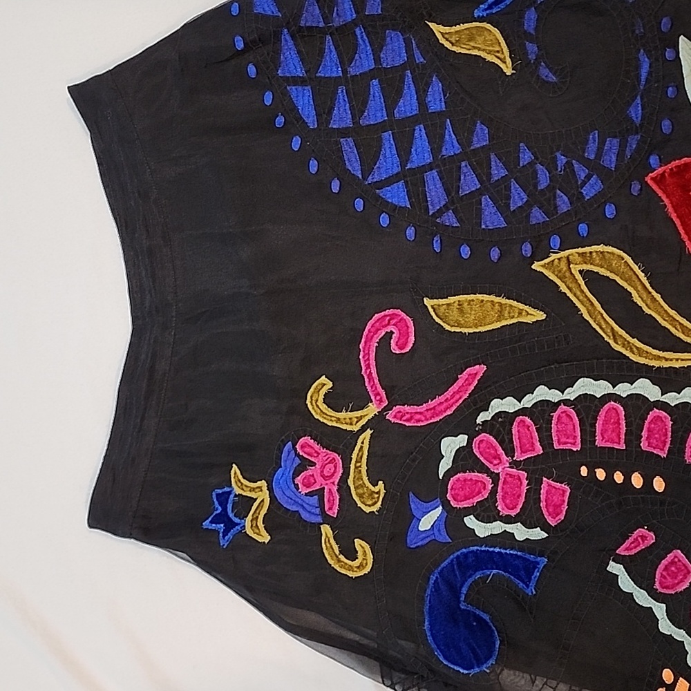 Amber velvet applique midi skirt Size 2